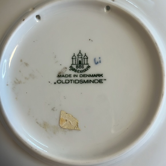 Bing & Grondahl 1962 Jul Aften Christmas plate "Oldtidsminde" snowy rock blue/w - Picture 3 of 3